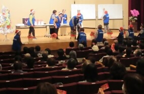 写真:エンジョイ!女性会 ふれあいクリスマスコンサートの様子