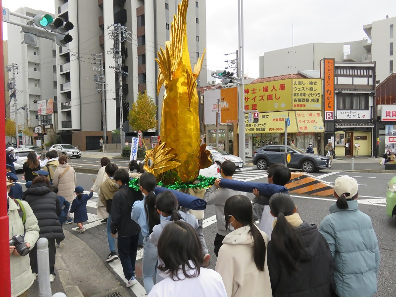 写真：子ども会みこし