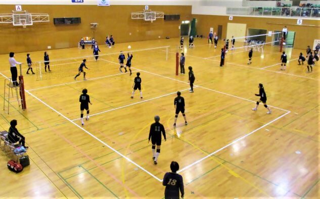 写真:大会1日目の試合風景