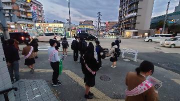 写真：交通安全啓発の様子1