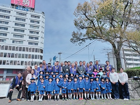 写真：全員で記念に一枚