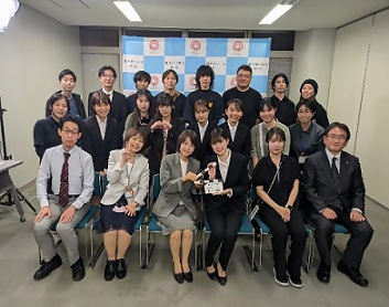 写真：ドラマ制作に関わった人たち