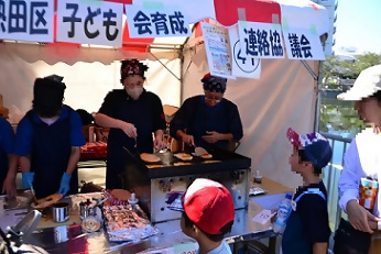 写真：子ども会育成連絡協議会の出店