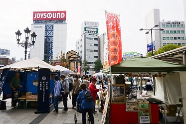 写真：金山総合駅南口広場の様子