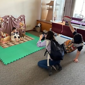 写真：おすわりアート