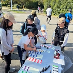 写真：受付の様子