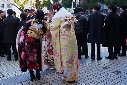 写真：再会を喜び合うはたちの皆さん