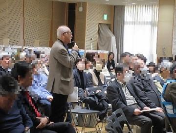 写真：船方学区の取り組みを報告する様子