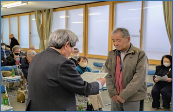 写真：感謝状贈呈の様子