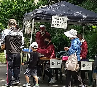 写真：なごやかウォーク熱田の受付