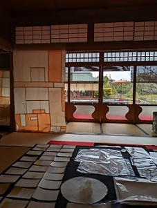 写真：小原和紙工芸展で見られるさまざまな和紙