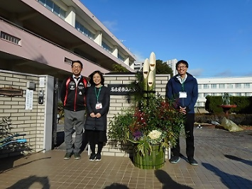 写真：高蔵小学校の先生方