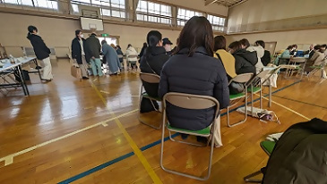 写真：各グループで振り返り