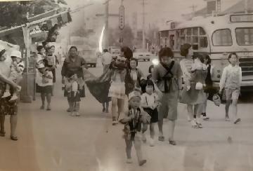 写真：昭和39年頃の熱田まつりの様子1