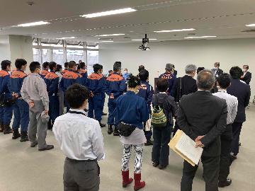 写真：出発式の様子