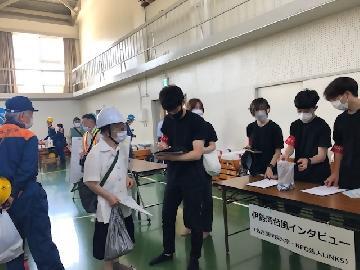 写真：伊勢湾台風体験者へのインタビューの様子