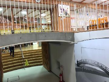 写真：校舎の中で見つけた裁断橋