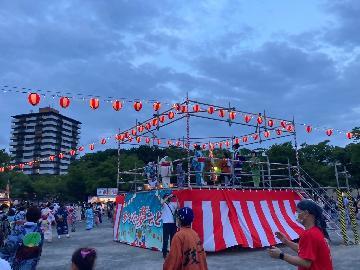 写真：盆踊りの様子