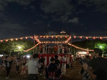 写真：暗くなるまで盆踊りを楽しみました