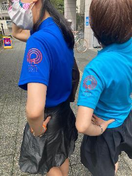 写真：赤い羽根共同募金への寄付つきポロシャツ（熱田ブランドマーク入り）