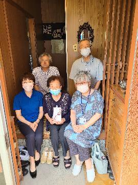 鬼頭さんを中心に集合写真