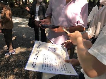 写真：「熱田歴史探訪」のブースを訪れた皆さん