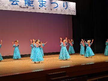 写真：演目「フラダンス」