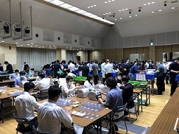 写真：開票事務の様子