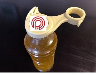 ペットボトルオープナーの写真