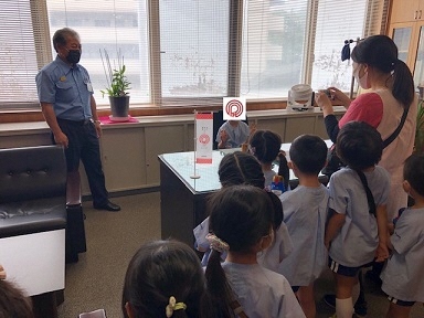 写真：保育園児署長体験