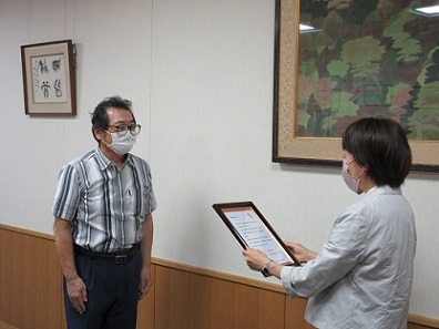 写真：感謝のメッセージ贈呈