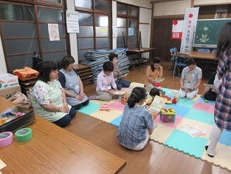 子育て交流会の様子の写真