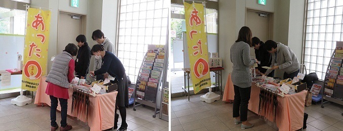 写真：区役所1階での授産製品販売の様子