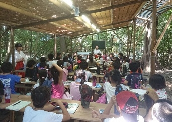 写真：巫子さんが先生です