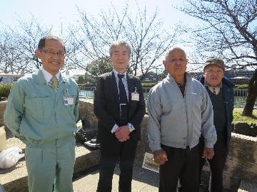 元漁師のお二人との写真