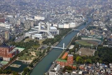 写真：白鳥公園一帯（堀川）
