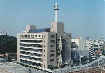 写真：竣工当時の熱田区役所庁舎（平成13年から）