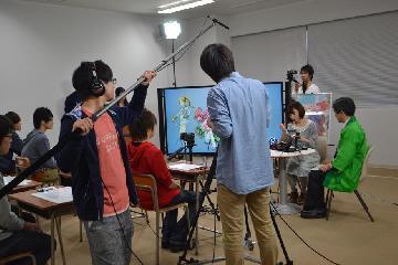 写真：4月30日のニコニコ生放送の様子