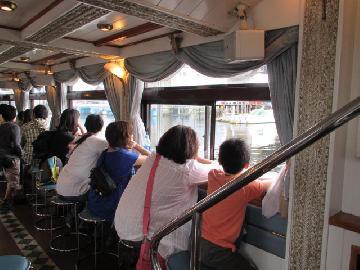 写真：堀川乗船体験の様子