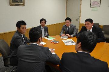 写真：対談の様子2