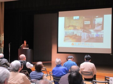 写真:大場玲子さんの事例報告の様子