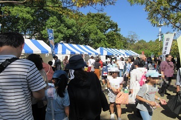 写真:にぎやかゾーンがにぎわっている様子