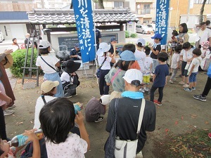 写真:環境学習の様子1