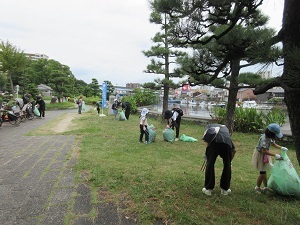 写真:清掃の様子2
