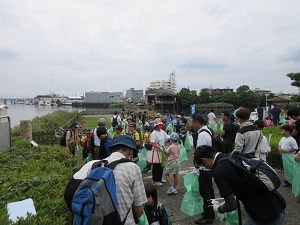写真:清掃準備の様子