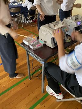 写真:開票作業の写真