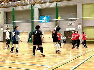 写真:女子の部の試合の様子