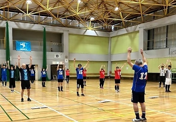 写真:準備運動の様子