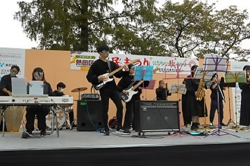 写真:ジャズ演奏