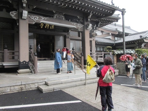 写真：白鳥山法持寺のスタートの様子